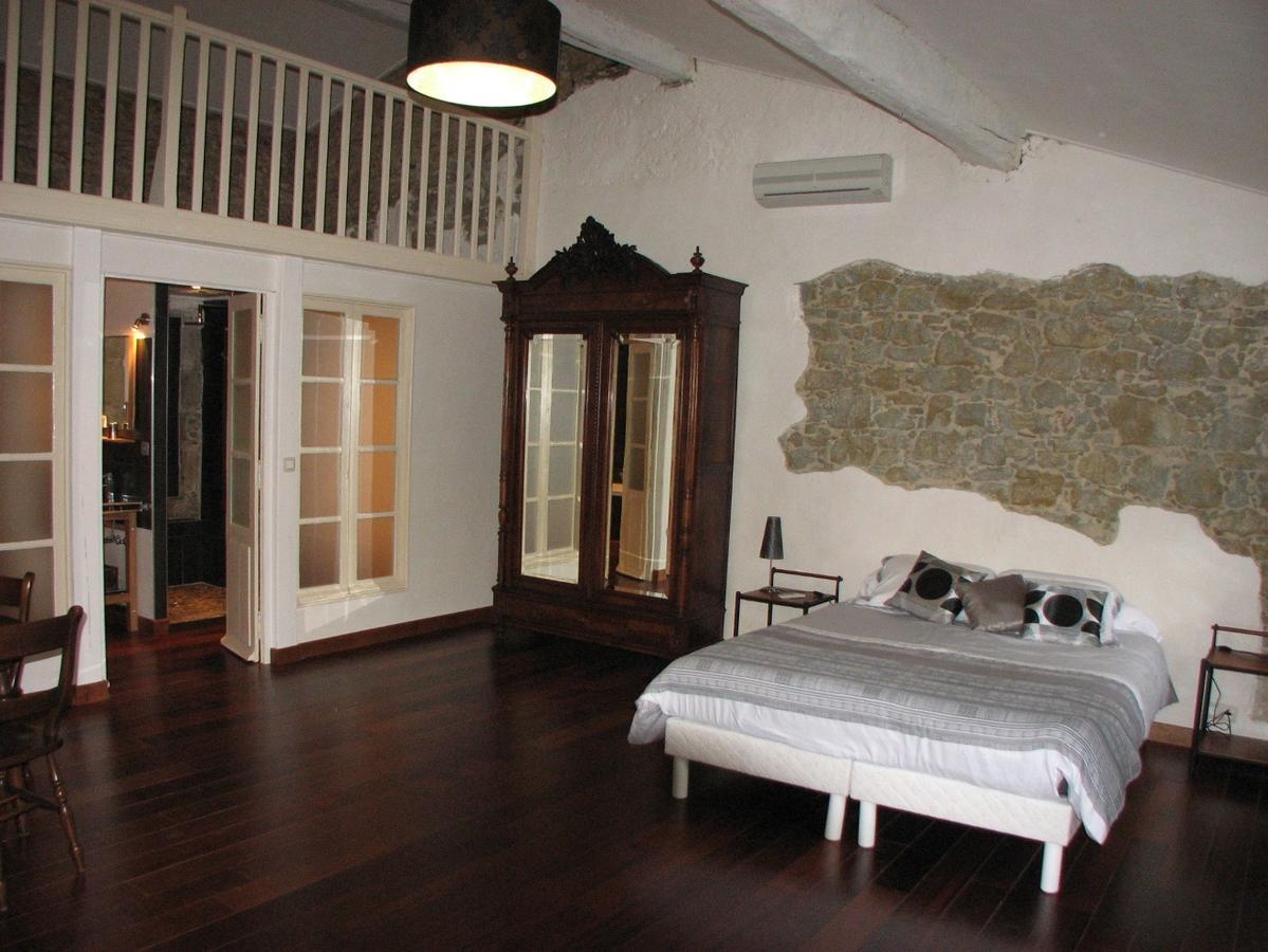 Chambres D'Hotes Domaine Saint-Joly Lasbordes Habitación foto