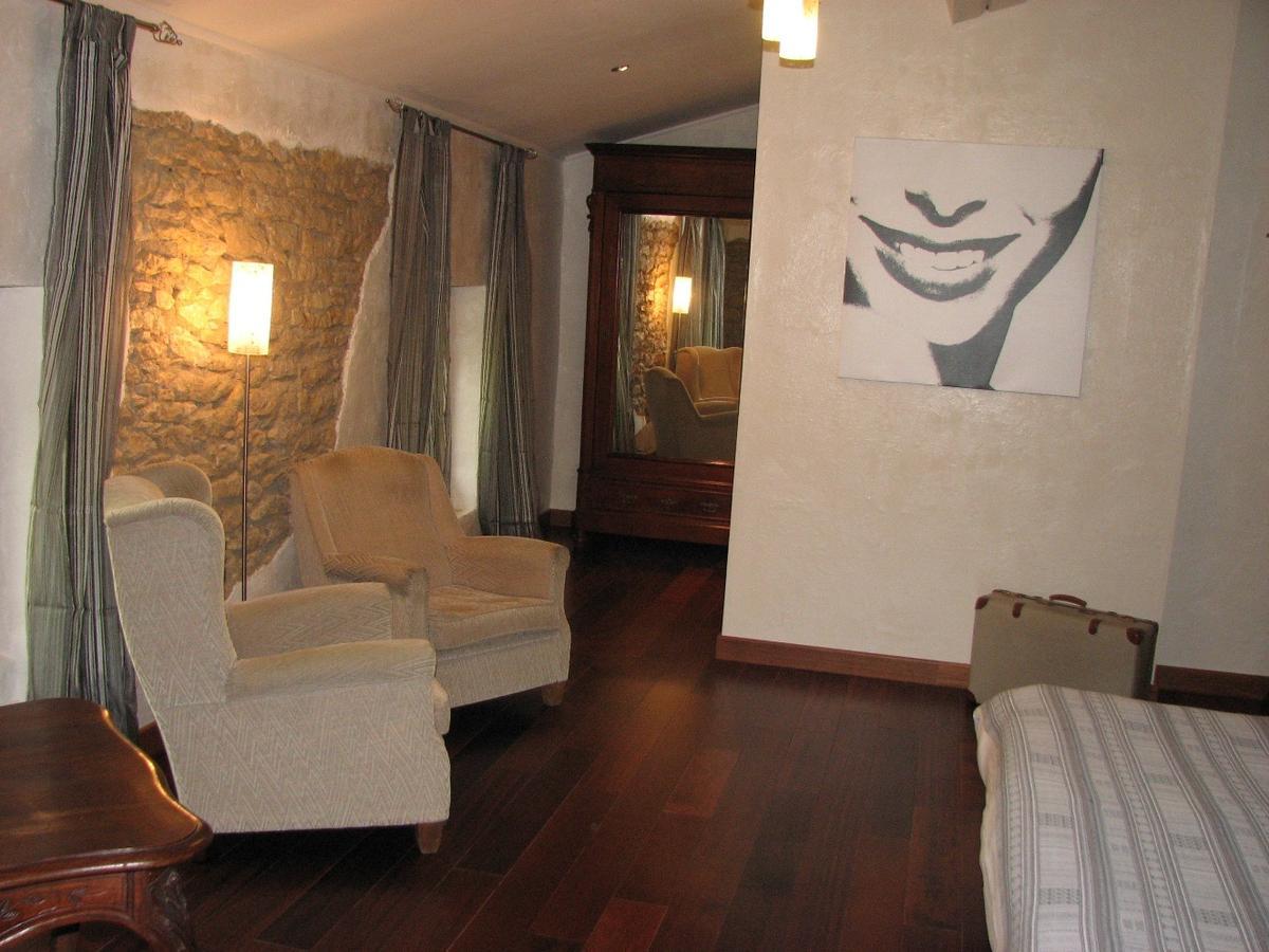Chambres D'Hotes Domaine Saint-Joly Lasbordes Habitación foto